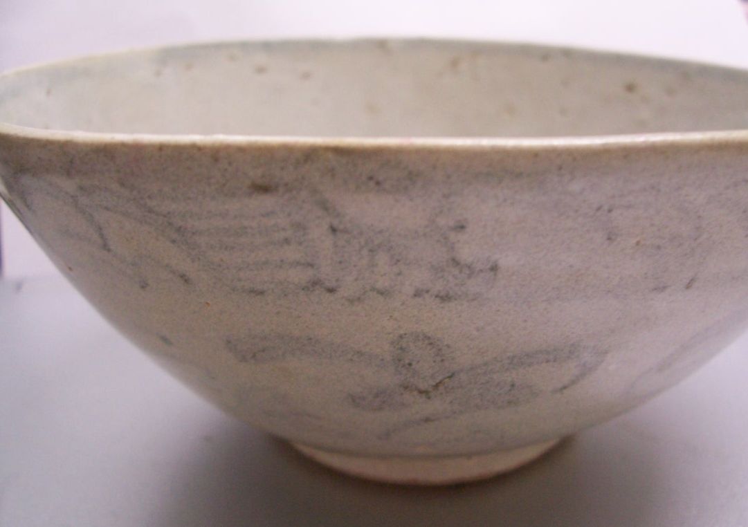 Discolored Mingbowl