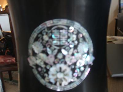 bottom of the vase Rabbits and Double happiness symbols 
